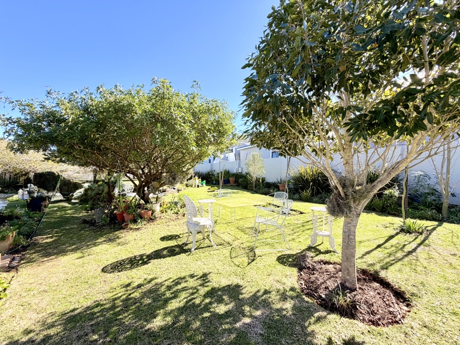 2 Bedroom Property for Sale in Sandbaai Western Cape
